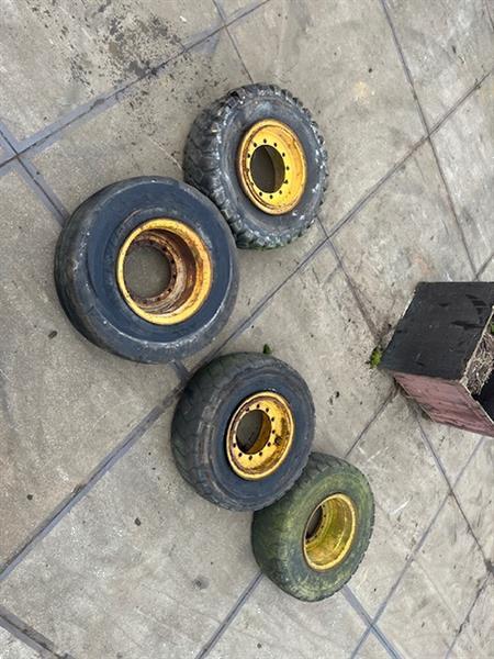 Grote foto volvo l90 l70 band met velg set. 17.5r25 nr.30 agrarisch tuinbouw