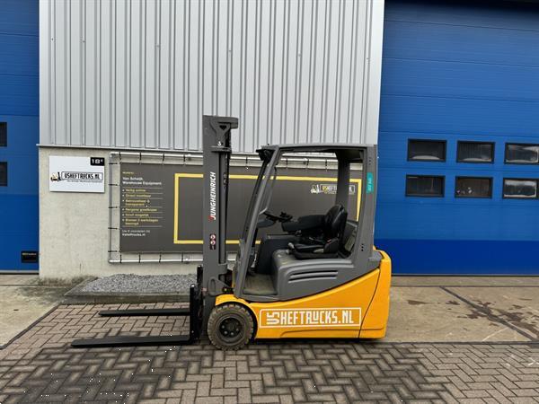 Grote foto vs 21898 elektrische triplex heftruck jungheinrich efg 220 agrarisch heftrucks
