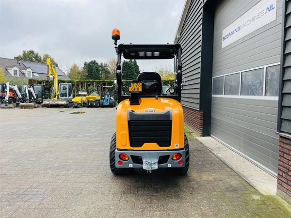 Grote foto giant g2700 hd x tra minishovel kniklader bj 2024 260 uur agrarisch shovels