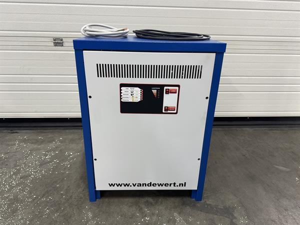 Grote foto heftruck accu lader forklift charger new 48v 80v more in stock. doe het zelf en verbouw hefwerktuigen