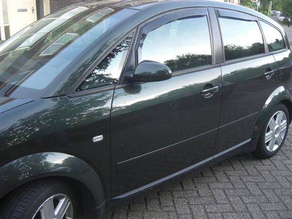 Grote foto audi donkere zijwindschermen raamspoilers fenders auto onderdelen ruiten en toebehoren