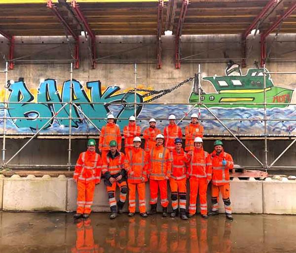 Grote foto graffiti workshop bedrijfsuitje diensten en vakmensen bedrijfsuitjes