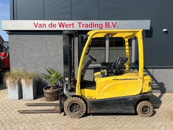 Grote foto hyster j3.0xn heftruck forklift 2delig 320 freelift sideshift 2011 agrarisch heftrucks