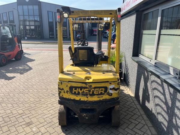 Grote foto hyster j3.0xn heftruck forklift 2delig 320 freelift sideshift 2011 agrarisch heftrucks
