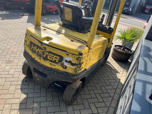 Grote foto hyster j3.0xn heftruck forklift 2delig 320 freelift sideshift 2011 agrarisch heftrucks