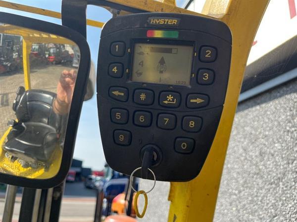 Grote foto hyster j3.0xn heftruck forklift 2delig 320 freelift sideshift 2011 agrarisch heftrucks