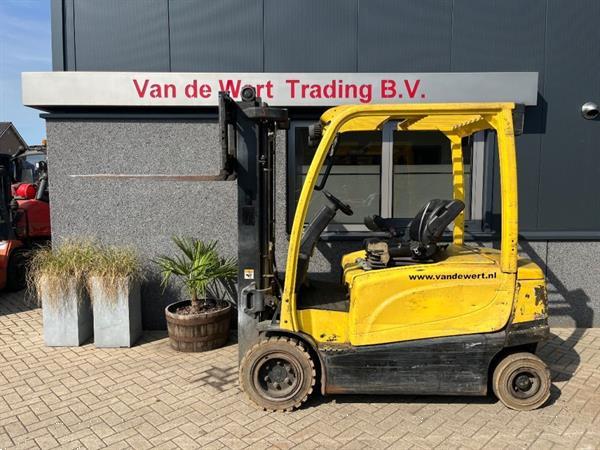 Grote foto hyster j3.0xn heftruck forklift 2delig 320 freelift sideshift 2011 agrarisch heftrucks