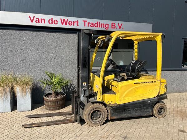 Grote foto hyster j3.0xn heftruck forklift 2delig 320 freelift sideshift 2011 agrarisch heftrucks