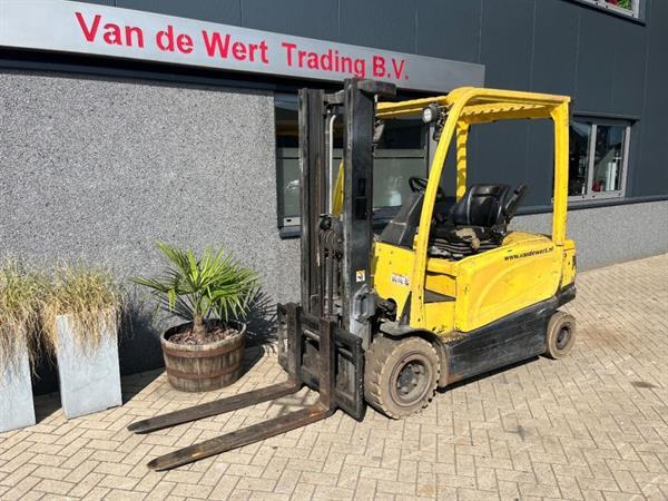 Grote foto hyster j3.0xn heftruck forklift 2delig 320 freelift sideshift 2011 agrarisch heftrucks