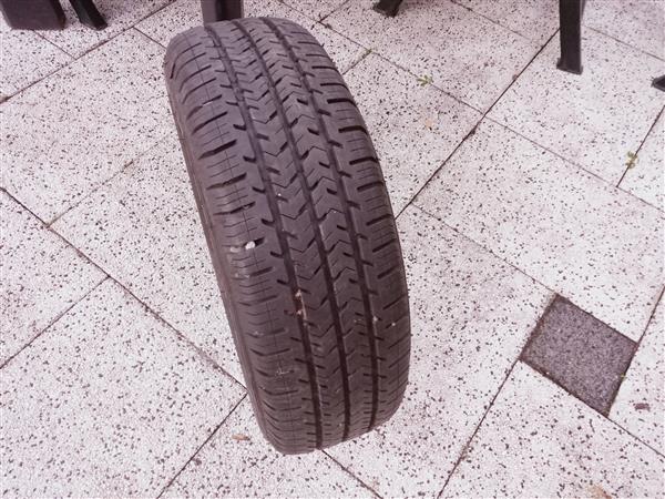 Grote foto michelin agilis51 afmeting 205 65r15 auto onderdelen banden en velgen