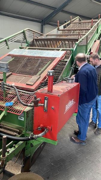 Grote foto basrijs brp gl135hxl oogstmachine voor planten zoals aardbeien en asperges agrarisch oogstmachines