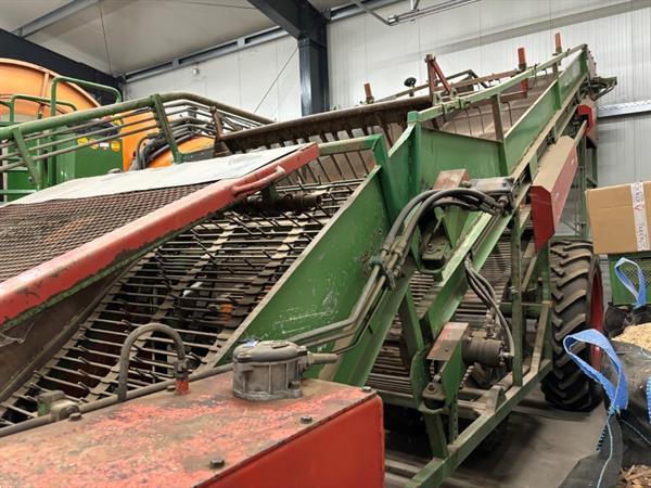 Grote foto basrijs brp gl135hxl oogstmachine voor planten zoals aardbeien en asperges agrarisch oogstmachines