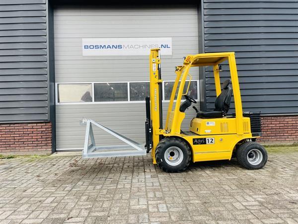 Grote foto werktuigen drager bok met lepelinsteek nieuw agrarisch algemeen