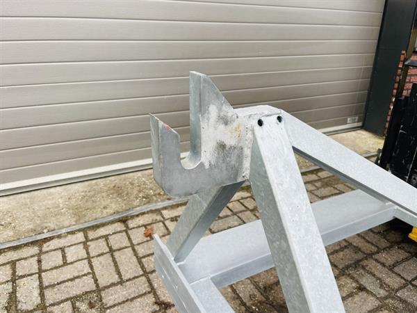 Grote foto werktuigen drager bok met lepelinsteek nieuw agrarisch algemeen