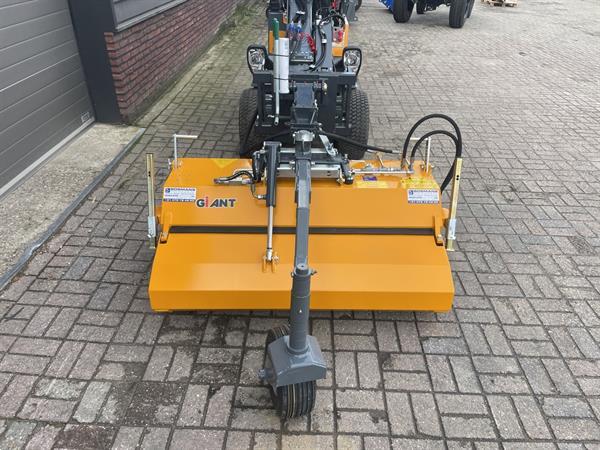 Grote foto giant veegmachines eco pro agrarisch tractor toebehoren