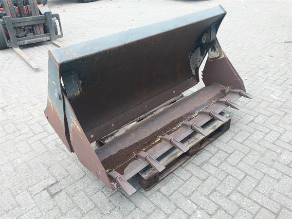 Grote foto 4 in 1 bak met schaeff terex snelwissel doe het zelf en verbouw aanbouwdelen