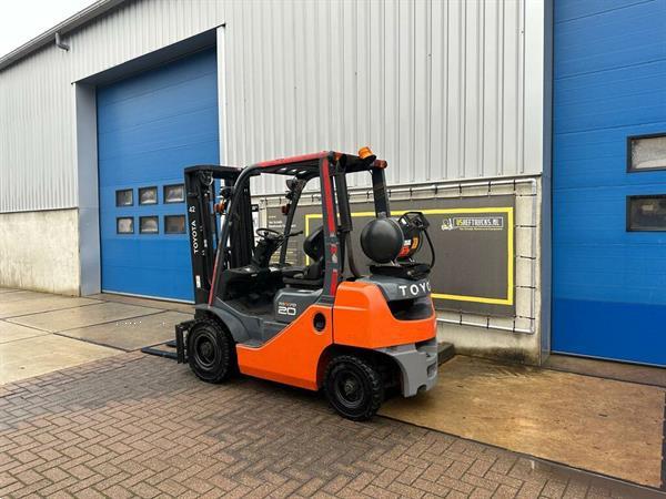 Grote foto vs 21922 lpg triplex heftruck toyota 02 8fgf20 bj2017 4700mm agrarisch heftrucks