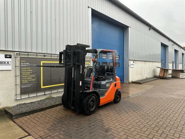 Grote foto vs 21922 lpg triplex heftruck toyota 02 8fgf20 bj2017 4700mm agrarisch heftrucks
