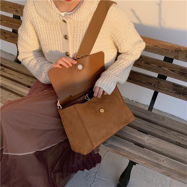 Grote foto schoudertas met klep en brede riem nubuck pu leer vintage handtas met grote capaciteit sieraden tassen en uiterlijk damestassen