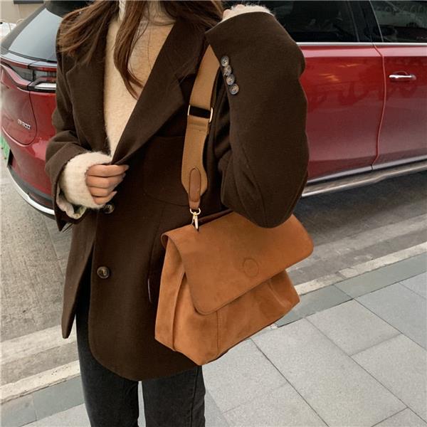 Grote foto schoudertas met klep en brede riem nubuck pu leer vintage handtas met grote capaciteit sieraden tassen en uiterlijk damestassen