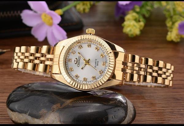 Grote foto luxe gouden horloge voor dames strass quartz horloge waterdicht polshorloge kleding dames horloges