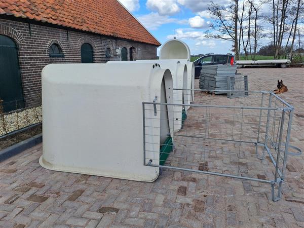 Grote foto kalveriglo calfotel comfort met 3 delig hekwerk dieren en toebehoren runderen