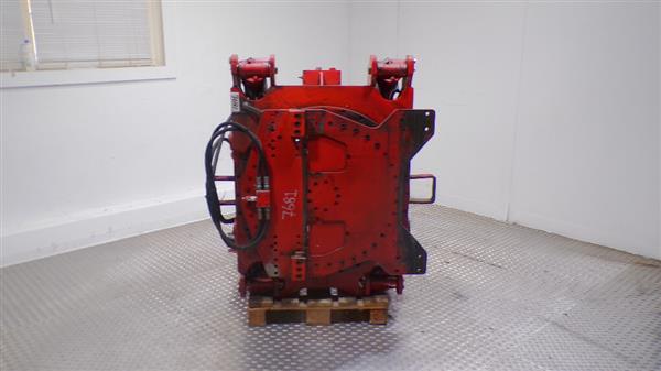 Grote foto bolzoni auramo papierrollenklem agrarisch heftrucks
