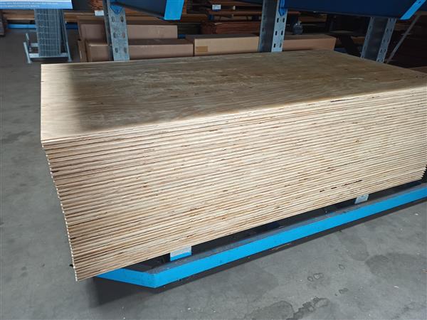 Grote foto underlayment plaat 18mm 122x244cm mes en groef doe het zelf en verbouw hout en planken