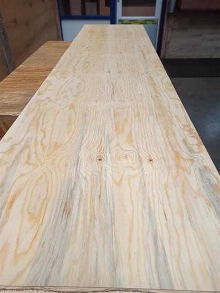 Grote foto underlayment plaat 18mm 59x242cm radiata pine doe het zelf en verbouw hout en planken