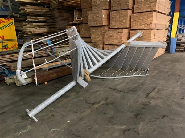 Grote foto gegalvaniseerde trap spindel brandtrap 340 cm loophoogte doe het zelf en verbouw hout en planken