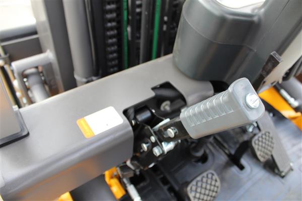 Grote foto sigma heftruck mitsubishi diesel 3.5t agrarisch mechanisatie