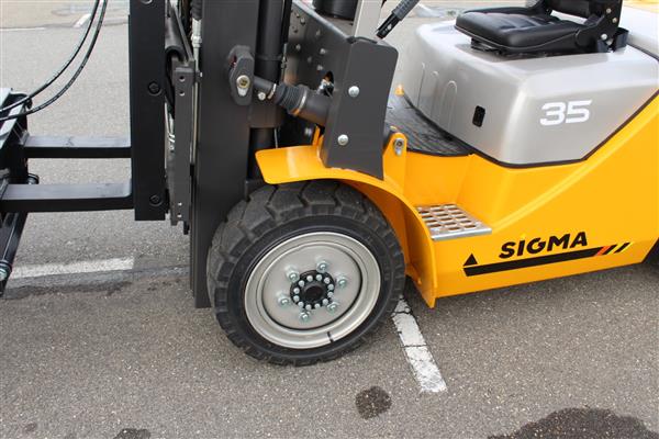 Grote foto sigma heftruck mitsubishi diesel 3.5t agrarisch mechanisatie