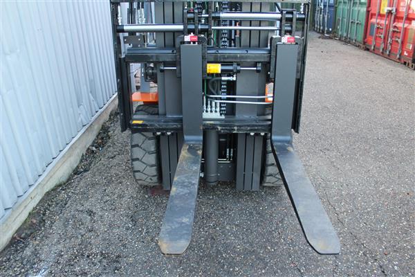 Grote foto sigma heftruck mitsubishi diesel 3.5t agrarisch mechanisatie