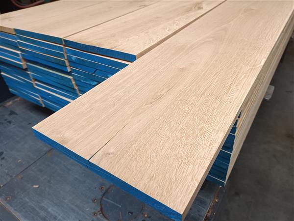 Grote foto 20x260mm 225cm eiken doe het zelf en verbouw hout en planken