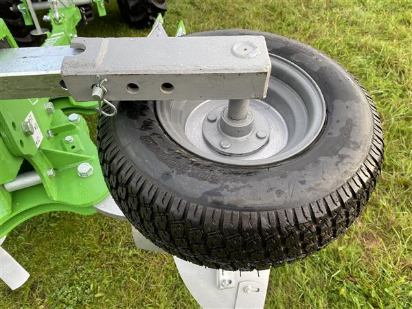 Grote foto bomet wentelploeg leo u063 snijbreedte 25 30 35cm agrarisch mechanisatie