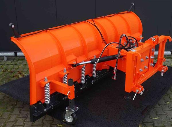 Grote foto sneeuwschuif zwaar 2.60 3.00m hydraulisch verstelbaar 3 punt en euro aankoppeling agrarisch mechanisatie