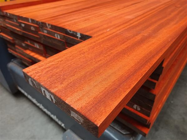 Grote foto 26x190mm 215cm padoek doe het zelf en verbouw hout en planken