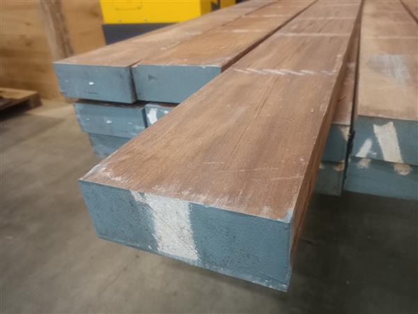 Grote foto 80x205mm iroko ruw 545cm doe het zelf en verbouw hout en planken