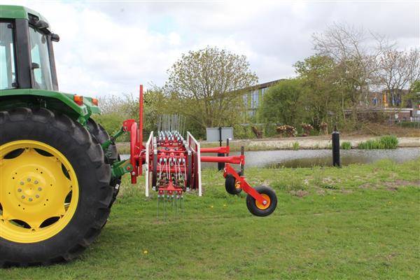 Grote foto kraffter bandhooier agrarisch mechanisatie