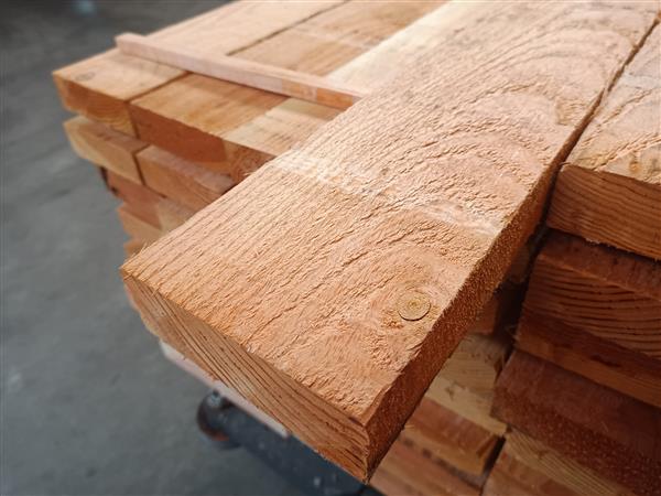 Grote foto 50x150mm douglas 300cm ruw doe het zelf en verbouw hout en planken