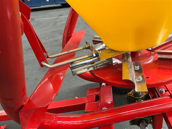 Grote foto kraffter zoutstrooier 200l getrokken agrarisch mechanisatie