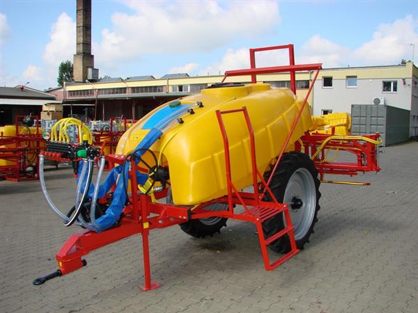 Grote foto kraffter getrokken veldspuit 12 1200 agrarisch mechanisatie