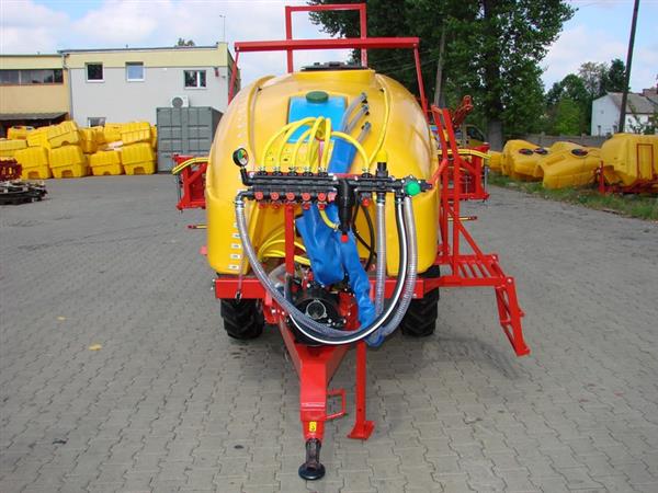 Grote foto kraffter getrokken veldspuit 12 1200 agrarisch mechanisatie