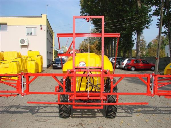 Grote foto kraffter getrokken veldspuit 12 1200 agrarisch mechanisatie