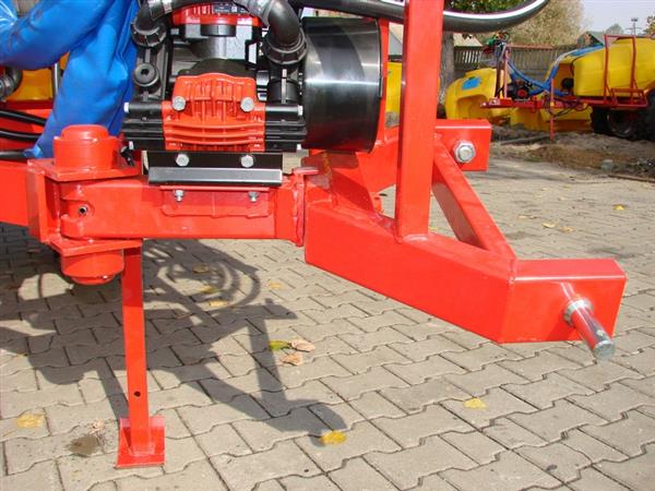 Grote foto kraffter getrokken veldspuit 12 1200 agrarisch mechanisatie