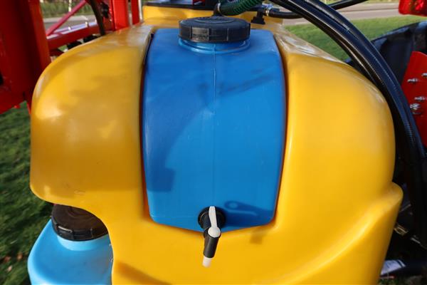Grote foto kraffter veldspuit 6m boom en 400l tank agrarisch mechanisatie