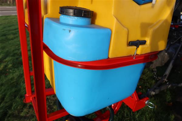 Grote foto kraffter veldspuit 6m boom en 400l tank agrarisch mechanisatie