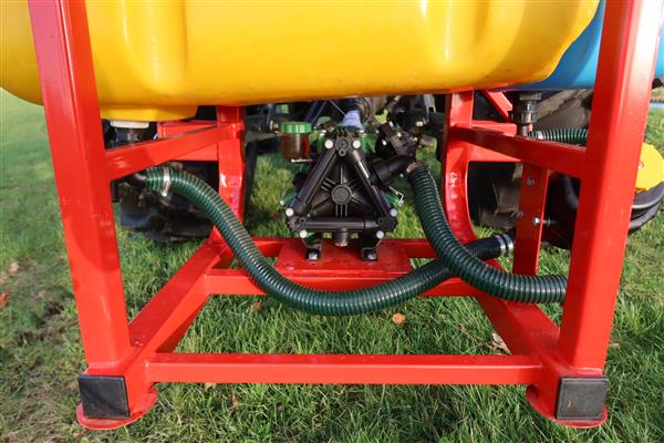 Grote foto kraffter veldspuit 6m boom en 400l tank agrarisch mechanisatie