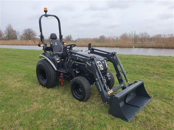 Grote foto solis 26 4wd hydrostaat black edition agrarisch tractoren