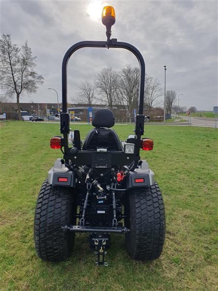 Grote foto solis 26 4wd hydrostaat black edition agrarisch tractoren